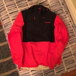 Patagonia Men’s Torrentshell Pullover Rain Coat